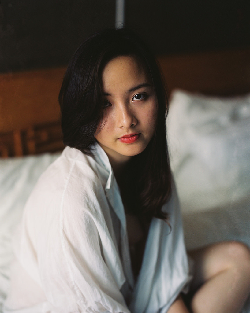 兩人埋頭舌尖吸她的花蜜圖片